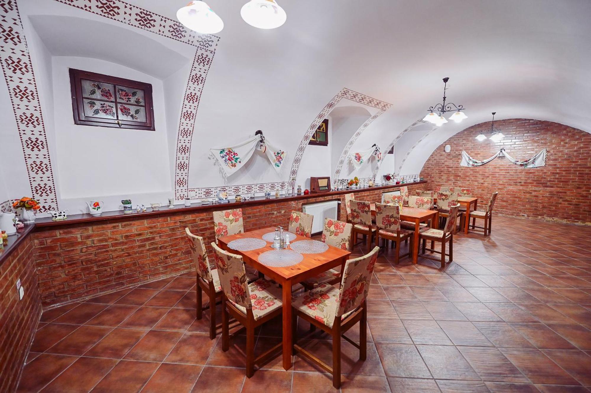 Conacul Domnesc Hotel Scheia Exterior photo