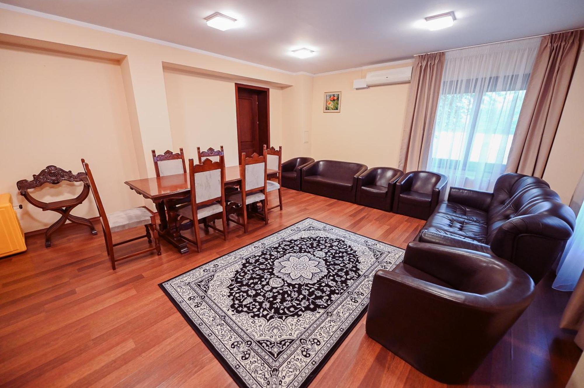 Conacul Domnesc Hotel Scheia Exterior photo
