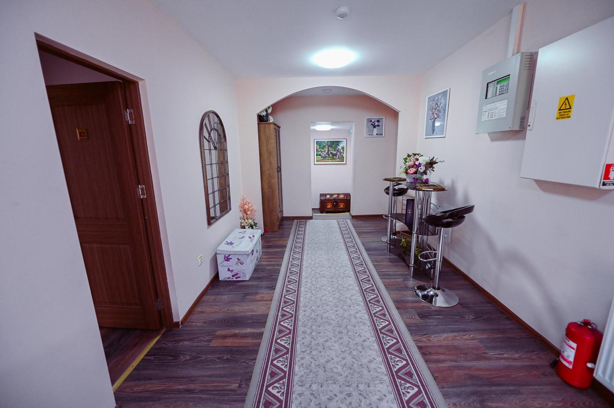 Conacul Domnesc Hotel Scheia Exterior photo